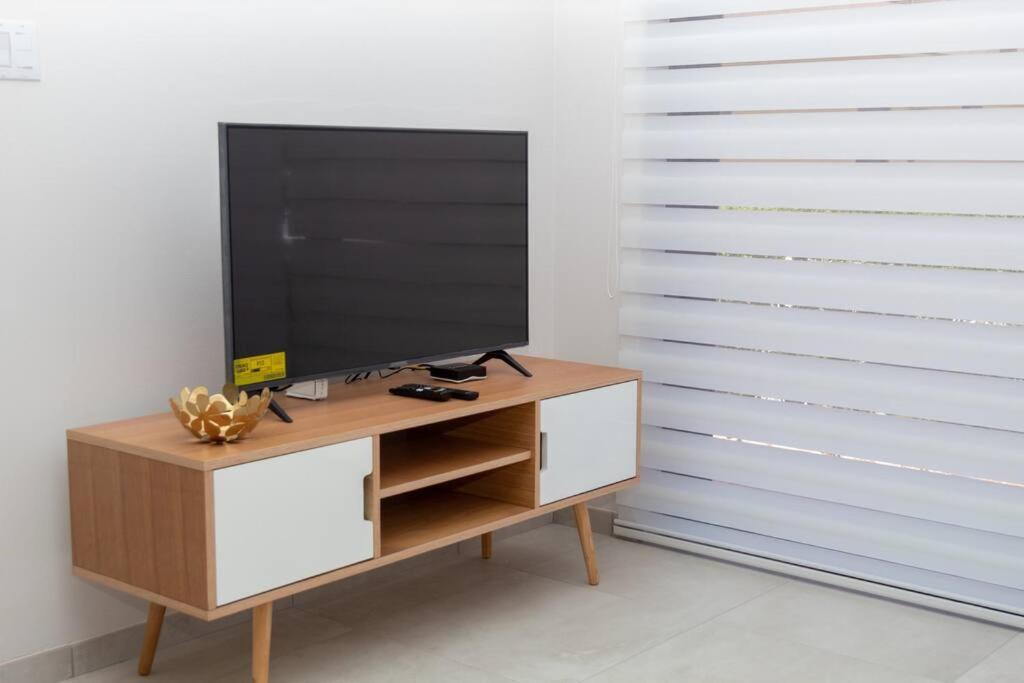 New! Cozy 1 Bedroom Condo- Gold Coast, Noord Aruba Palm Beach Kültér fotó